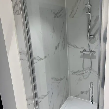 Prachtige In Centrum Met Badkamer ! Apartamento Brujas