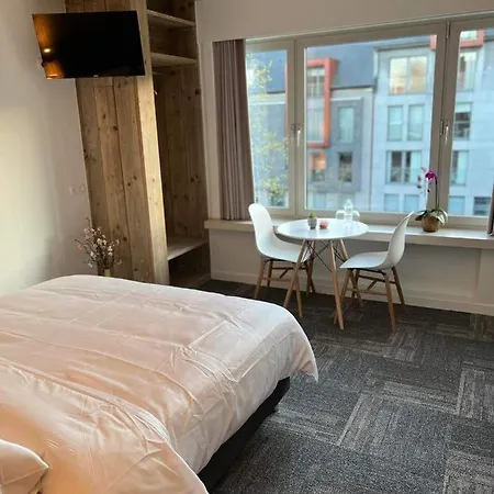 Prachtige In Centrum Met Badkamer !