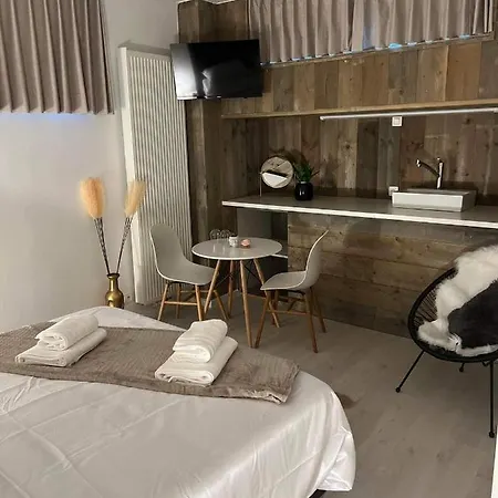 Prachtige In Centrum Met Badkamer ! * Brujas